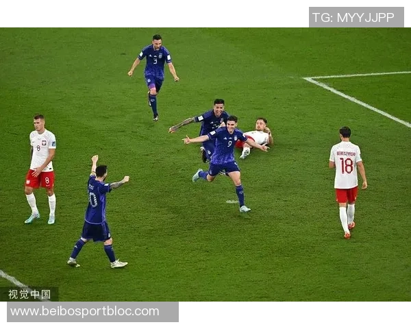 巴拉圭后卫失误助攻韩国严智星抽射破门取得领先